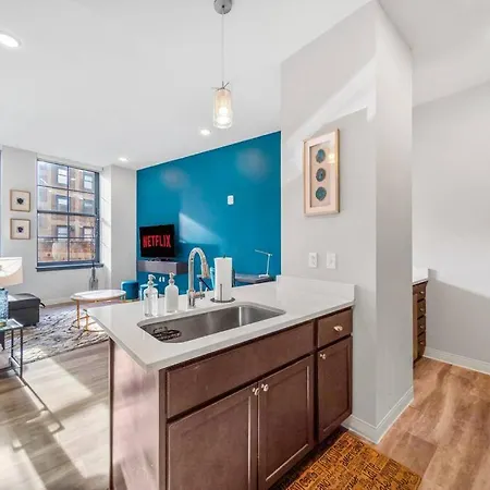 Heart Of Downtown Cleveland, With Free Heated Pool And Gym With Steam Room 413 Exterior photo