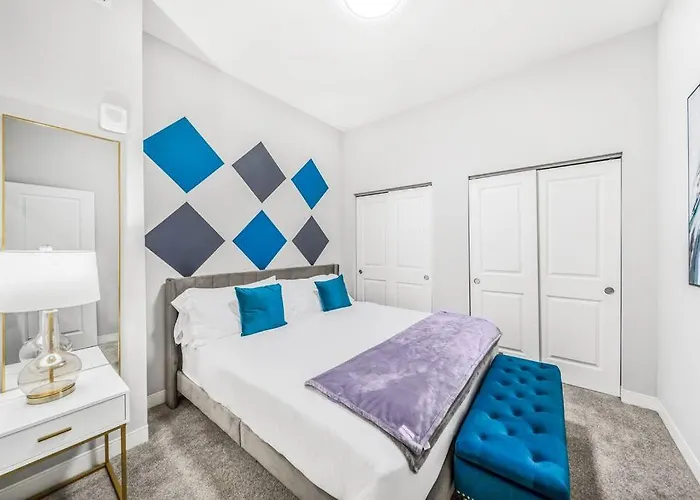 Heart Of Downtown Cleveland, With Free Heated Pool And Gym With Steam Room 413